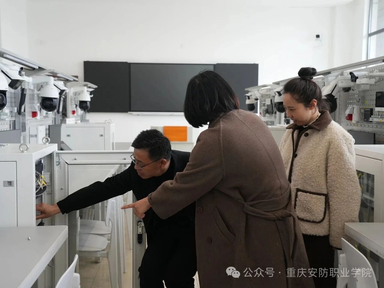 深入一线，排查隐患 | 校领导带队开展实训室安全专项检查